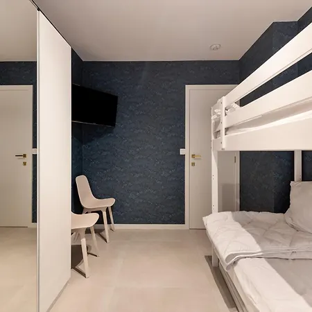 Golfslag In Apartment *