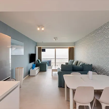 Apartment Golfslag In Blankenberge