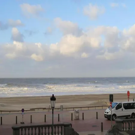 Golfslag In Apartment Blankenberge
